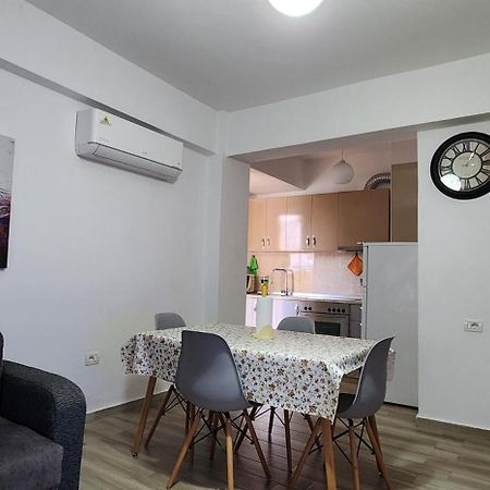 Old Town Boulevard Apartment In City Center Durrës Buitenkant foto