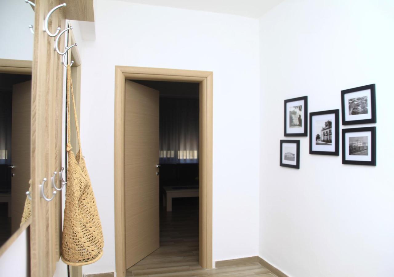 Old Town Boulevard Apartment In City Center Durrës Buitenkant foto